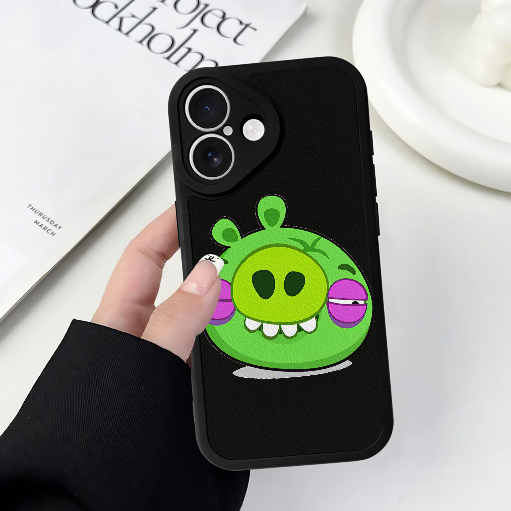 （画像用） Angry Birds アングリーバード 【iPhone 16シリーズ対応】シリコンスマホケース（レザー調） 材質：シリコン